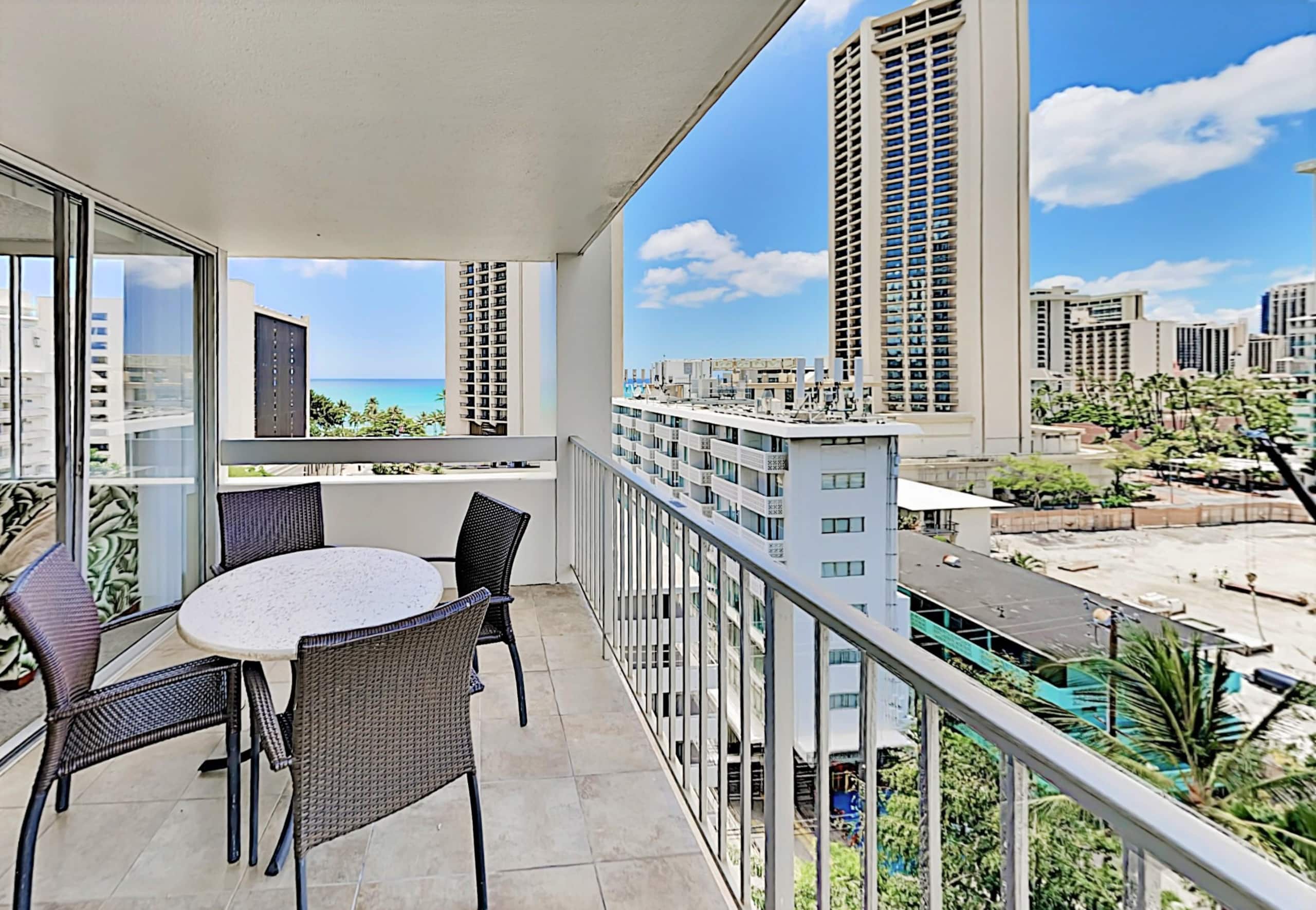 Condo in Honolulu · ★4.39 · 1 bedroom · 2 beds · 1 private bath - Image 16