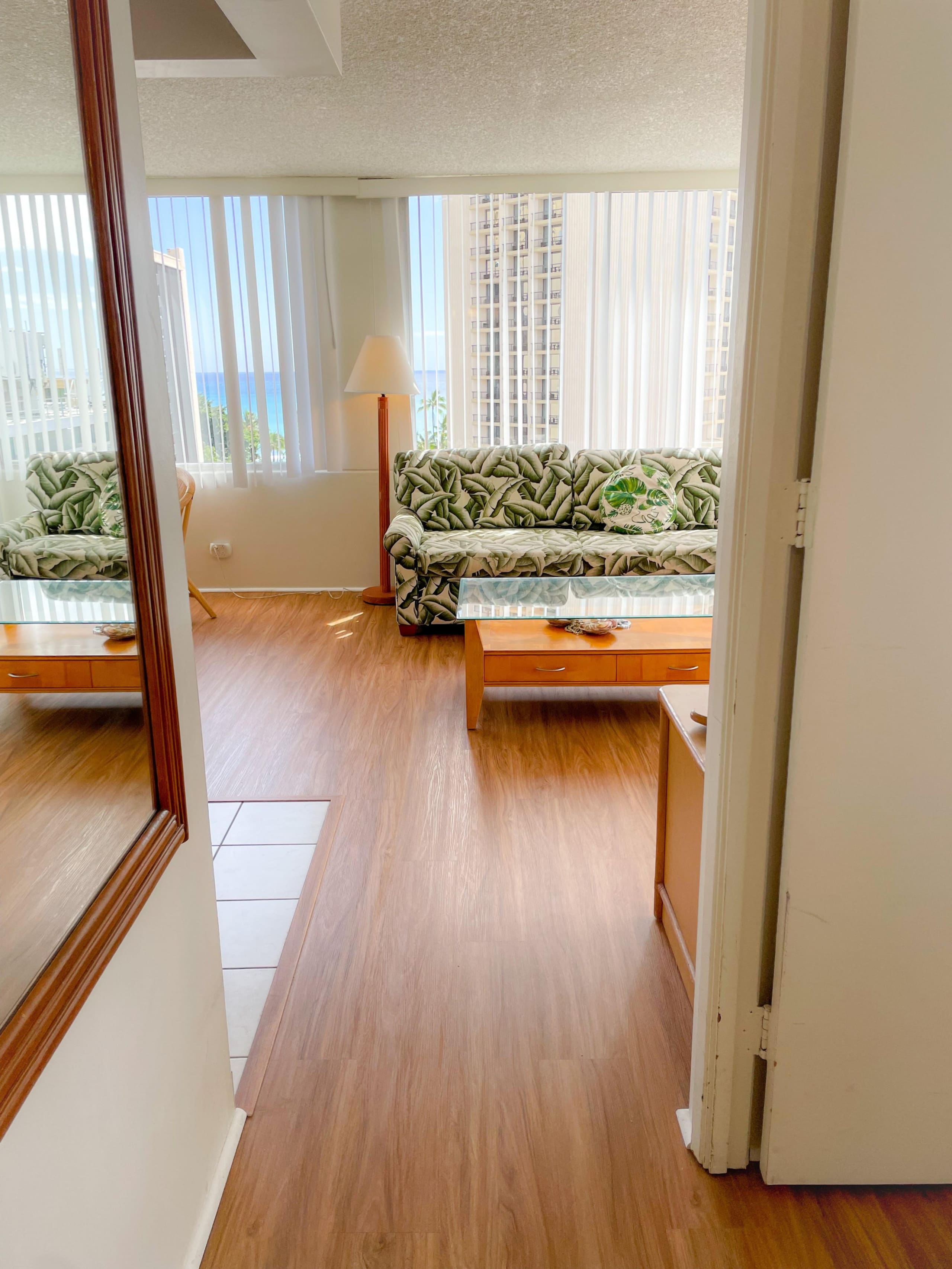 Condo in Honolulu · ★4.39 · 1 bedroom · 2 beds · 1 private bath - Image 7