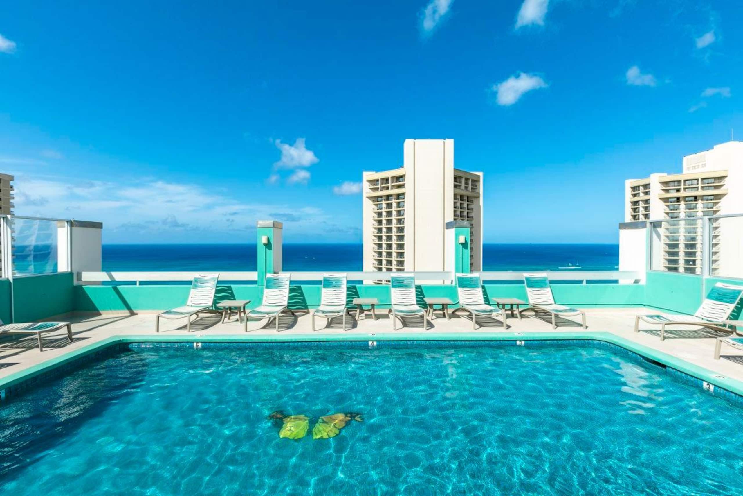 Condo in Honolulu · ★4.39 · 1 bedroom · 2 beds · 1 private bath - Image 21