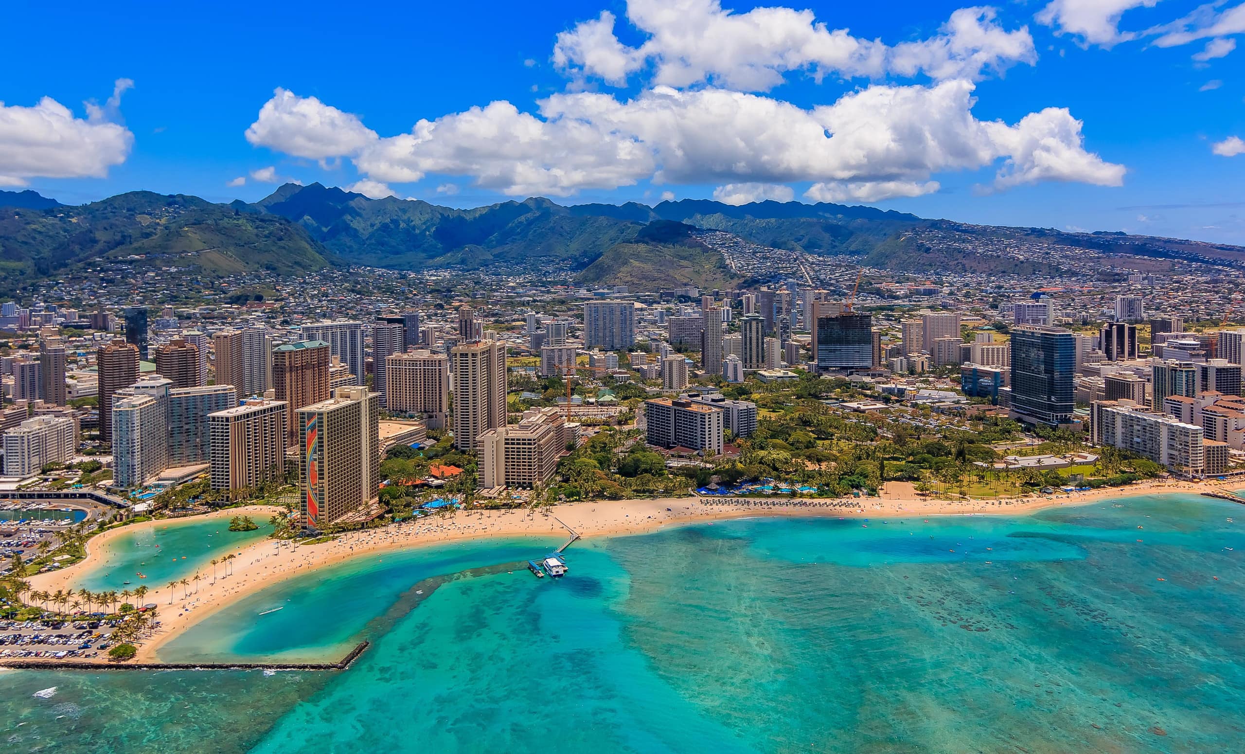 Condo in Honolulu · ★4.39 · 1 bedroom · 2 beds · 1 private bath - Image 28
