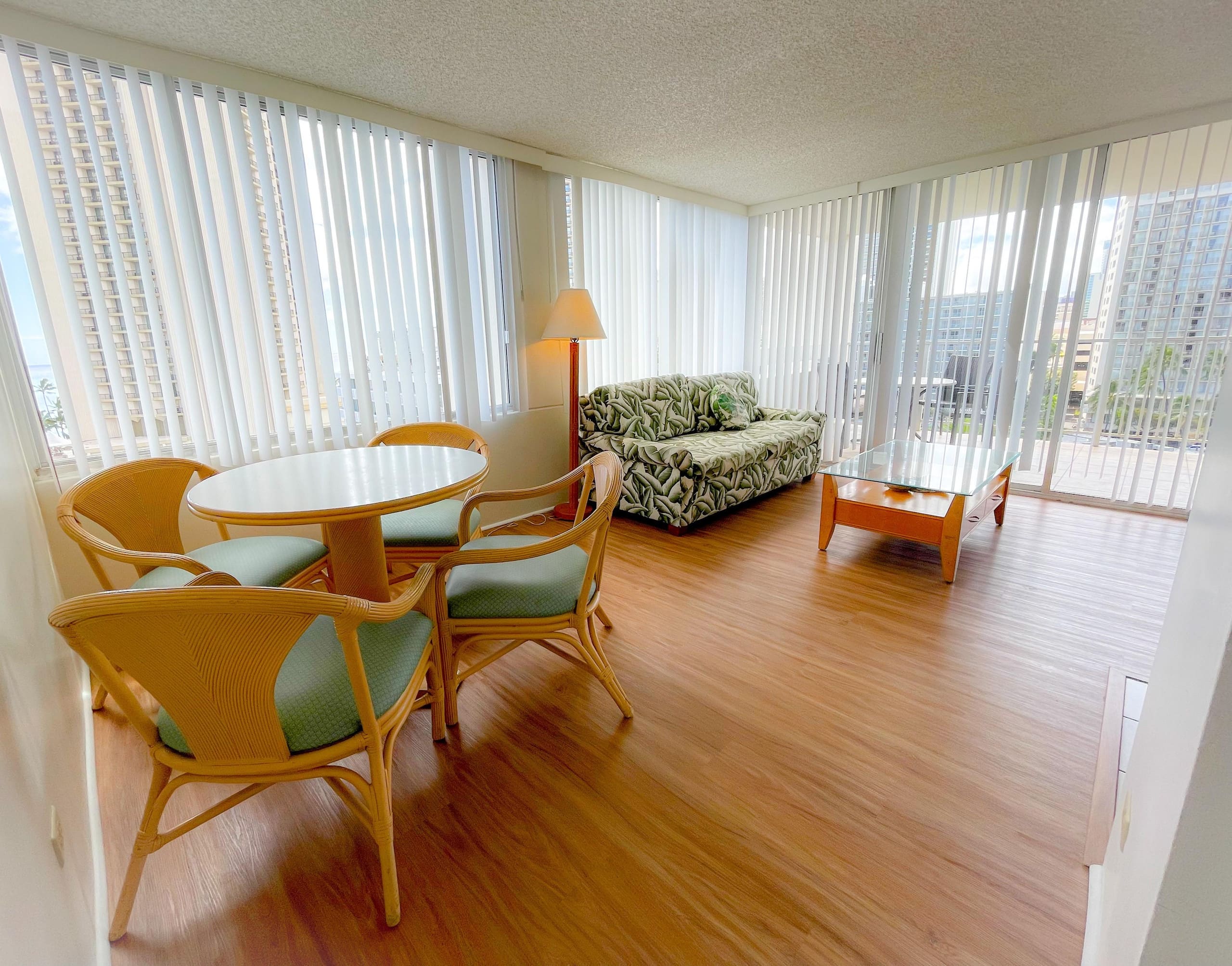 Condo in Honolulu · ★4.39 · 1 bedroom · 2 beds · 1 private bath - Image 3