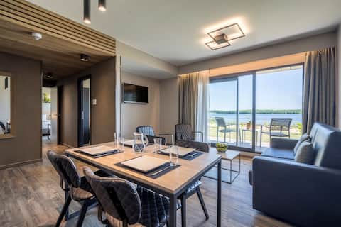 Apartment by the lake