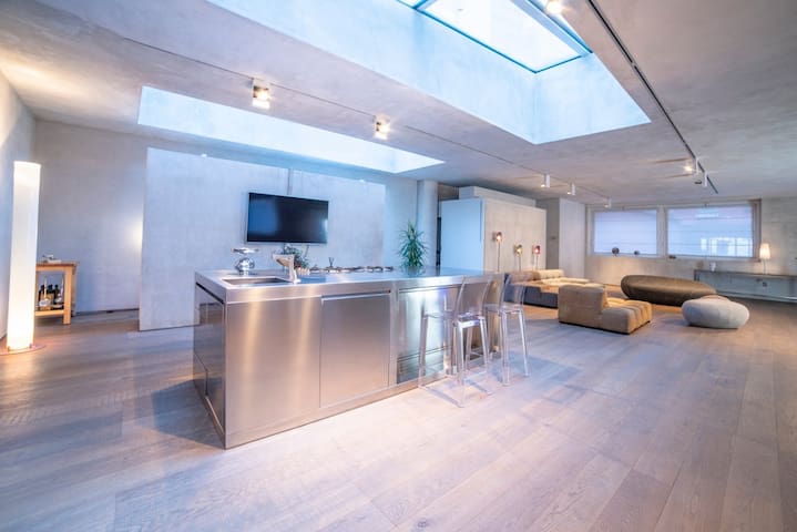 Loft Stylish in the heart of Milan gallery image 2