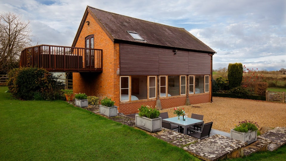 Granary at Rectory Farm — photo 1