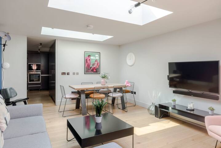 The Acre Penthouse – Covent Garden – by Frankie