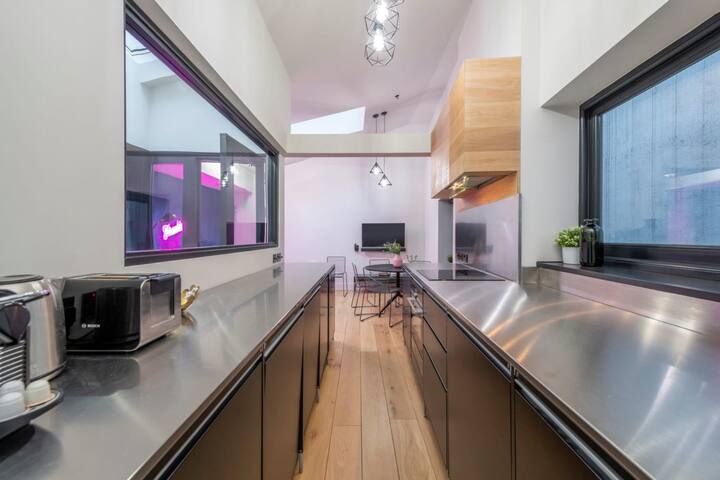 The Acre Abode – Covent Garden – by Frankie gallery image 2