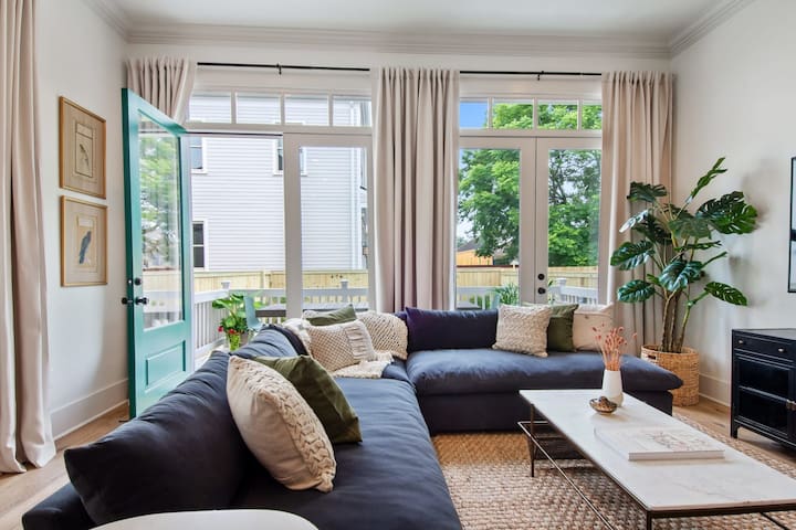 Relaxing Home | Private Heated Pool gallery image 2