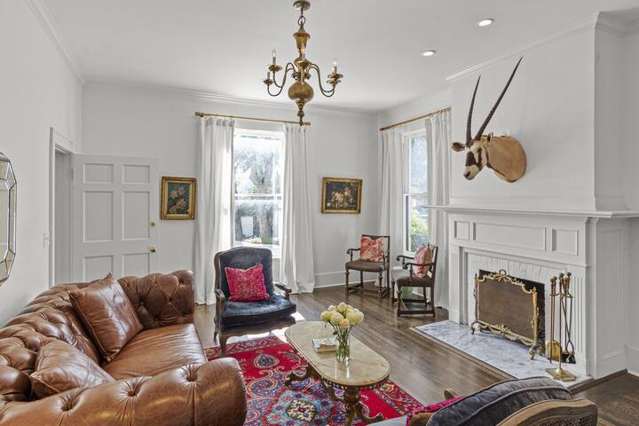 Old West Austin + Hollywood – Governor’s Mansion! gallery image 2