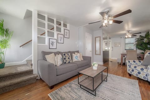 Popular Airbnb listing: Nice Swann, Peaceful 2BR w/garden patio off Swann in Palma Ceia Pines
