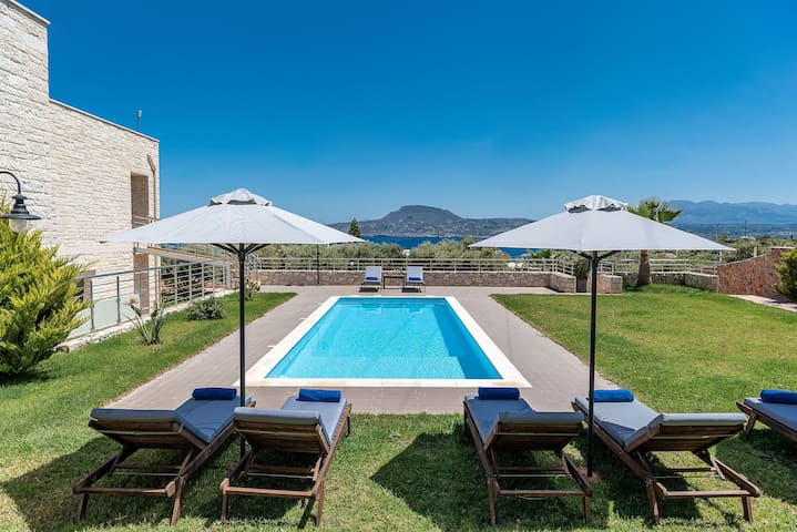 Villa Elios I 4 bedroom with private heated pool