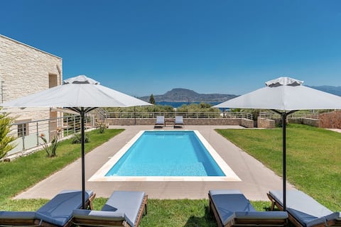 Elios Estate - with heated pool for large groups