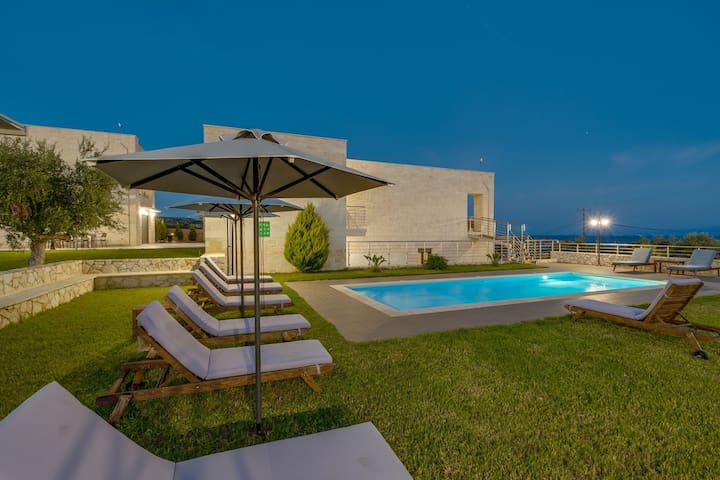 Elios Estate – with heated pool for large groups