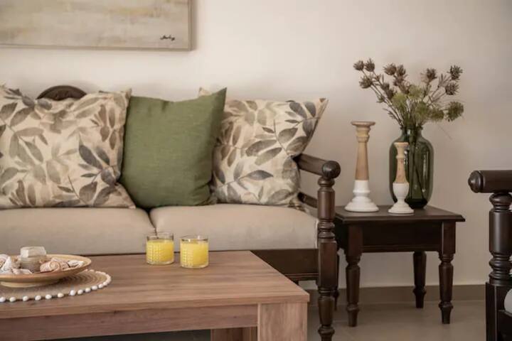 Elios Estate – with heated pool for large groups gallery image 3