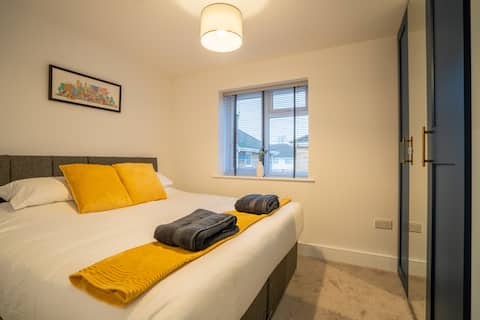 Skyway Apartment is a 2 bed + parking in Crawley