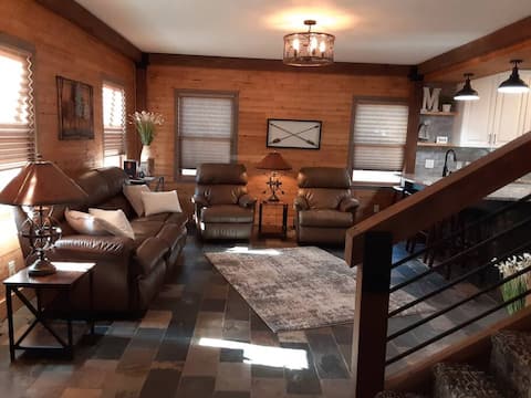 Sugar Maple Inn  (Breakfast Bar)