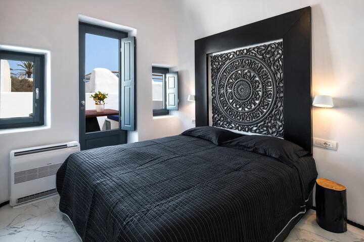 Fira 2-Bed Villa, Sleeps 4, Hot Tub & Pet Friendly gallery image 4