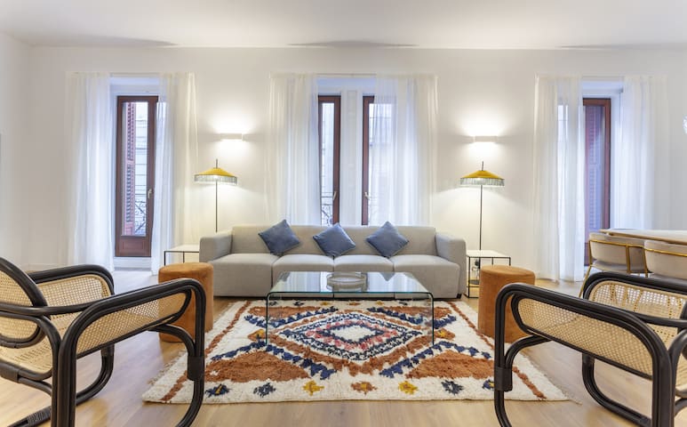 Cibeles Luxe I apartment in Madrid gallery image 3