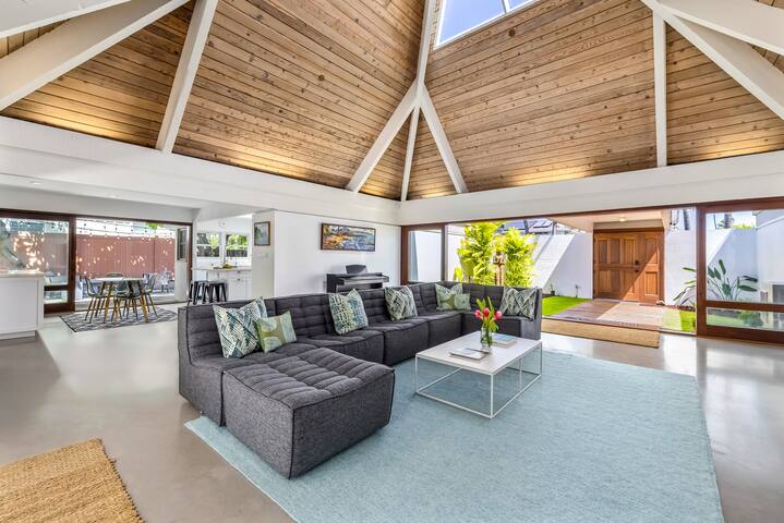 Lokomaika’i Kailua: Private Beach Access, Pool, AC gallery image 2