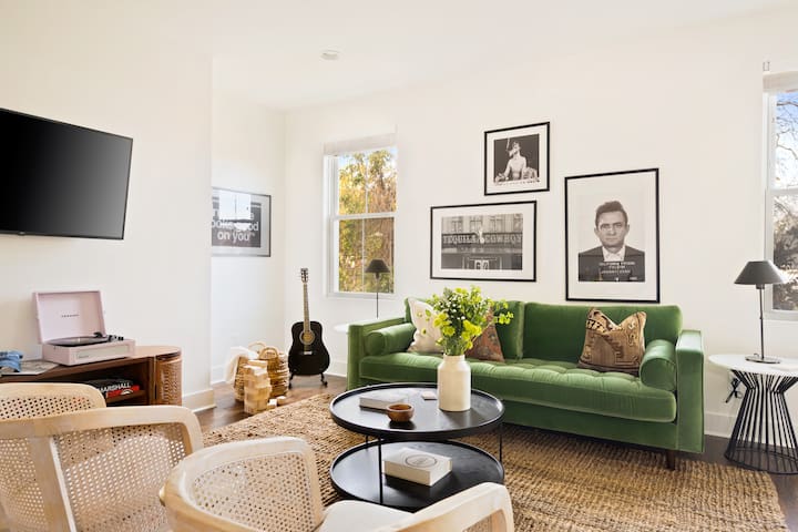 Hart Suite Buyout 4 by AvantStay | Two Townhomes