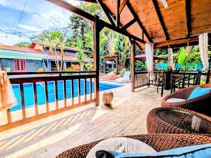 Kabinë me oborr bambuje