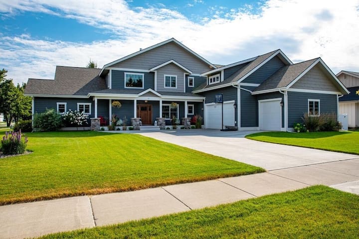 Lakeshore Rentals managed Airbnb listing 2