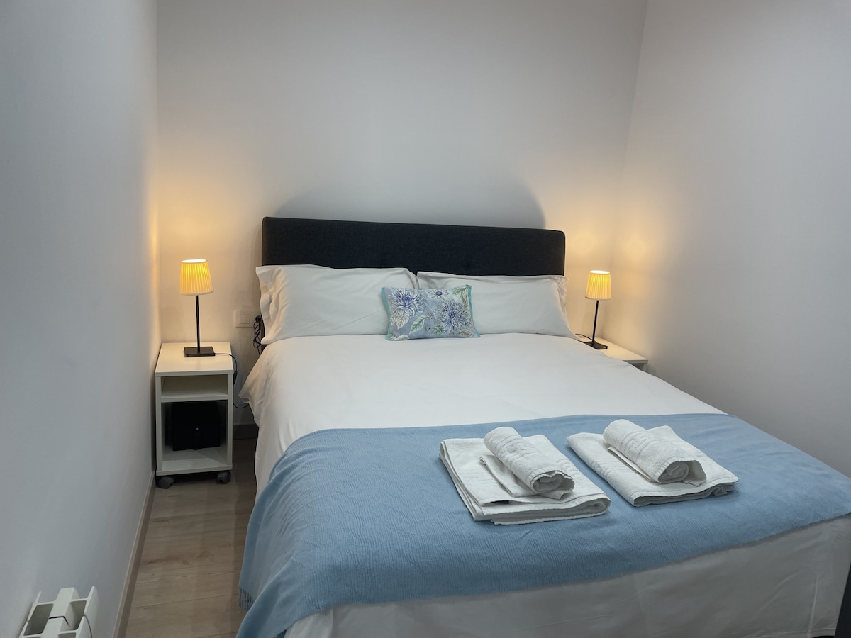 Top performing Airbnb: Apart near spain sq apartment shower balcony in Barcelona