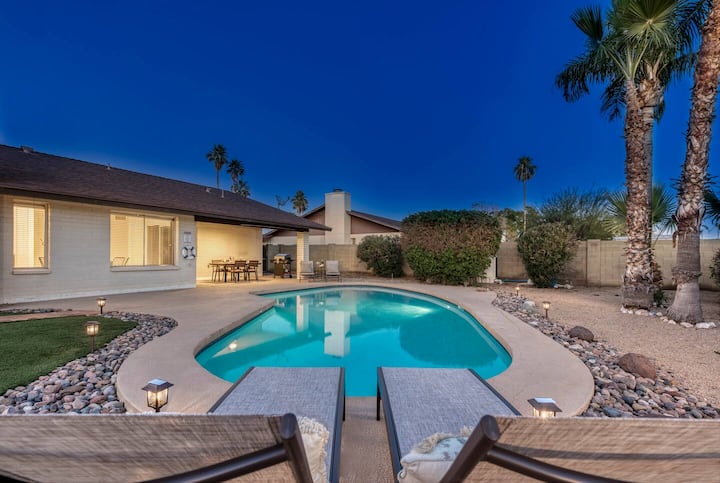 The Best Sunny Escape With Free Heated Pool & Spa! - Phoenix, AZ