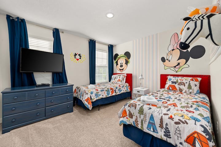 Тематска соба на горниот кат со 2 единечни кревета