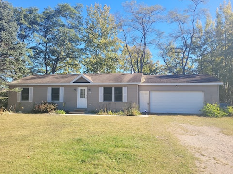White Birch - Riverfront and Newly-Remodeled!
