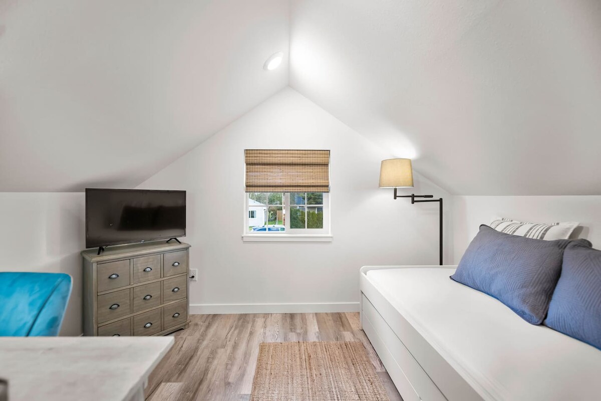 楼上关闭了卧室和办公室