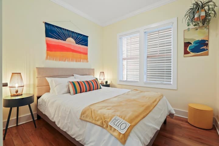 (Ground Floor Queen Bedroom) Spotless and thoughtfully prepared, the home truly felt like a fresh retreat: “The home was immaculately clean with fresh white bedding, bath towels, blankets and even beach towels.”
