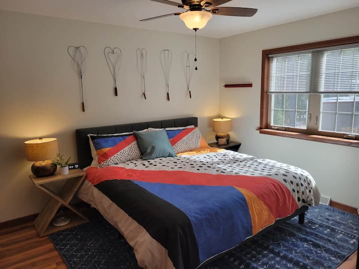 卧室1加大双人床