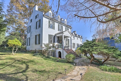 Historic Warrenton Home w/ Patio & Hot Tub!