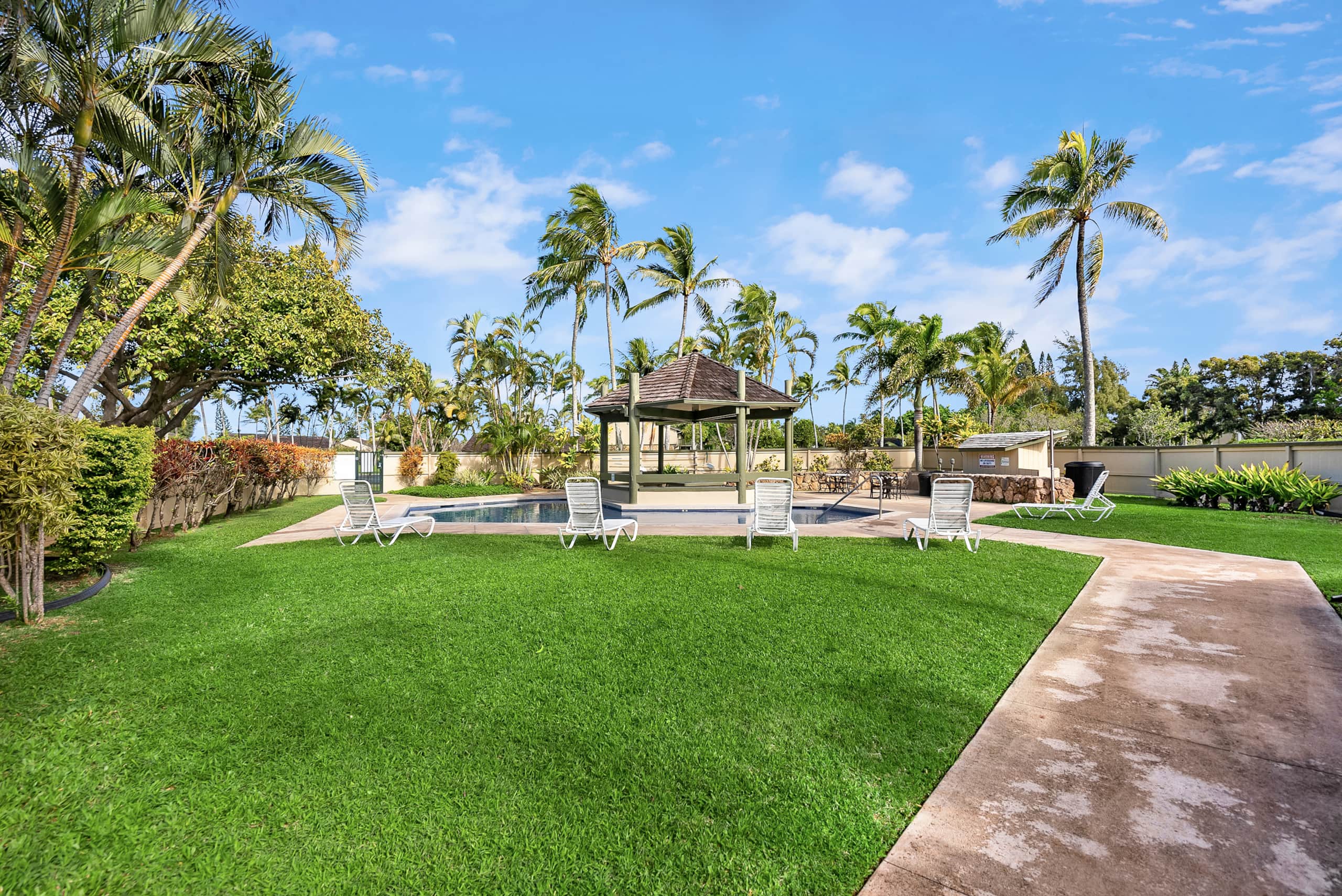 Condo in Kahuku · ★4.83 · 1 bedroom · 2 beds · 1 shared bath - Image 21