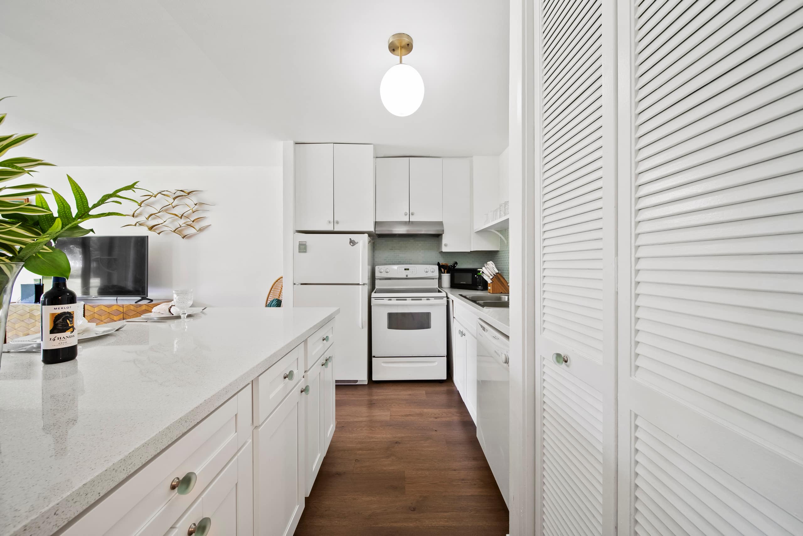 Condo in Kahuku · ★4.83 · 1 bedroom · 2 beds · 1 shared bath - Image 11