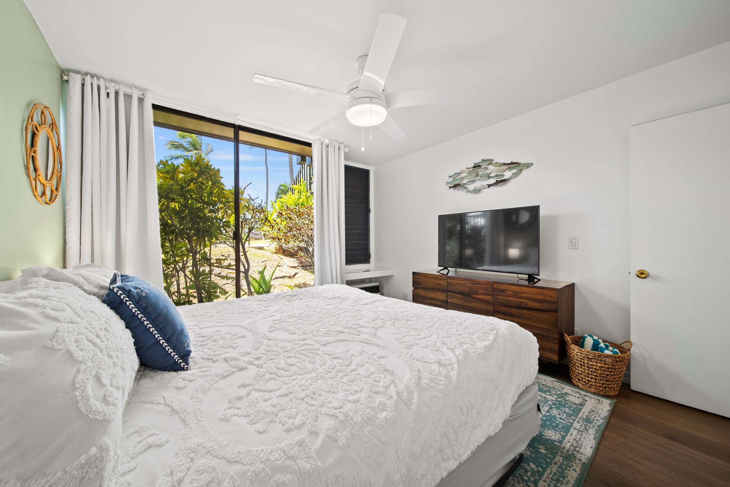 Condo in Kahuku · ★4.83 · 1 bedroom · 2 beds · 1 shared bath - Image 16