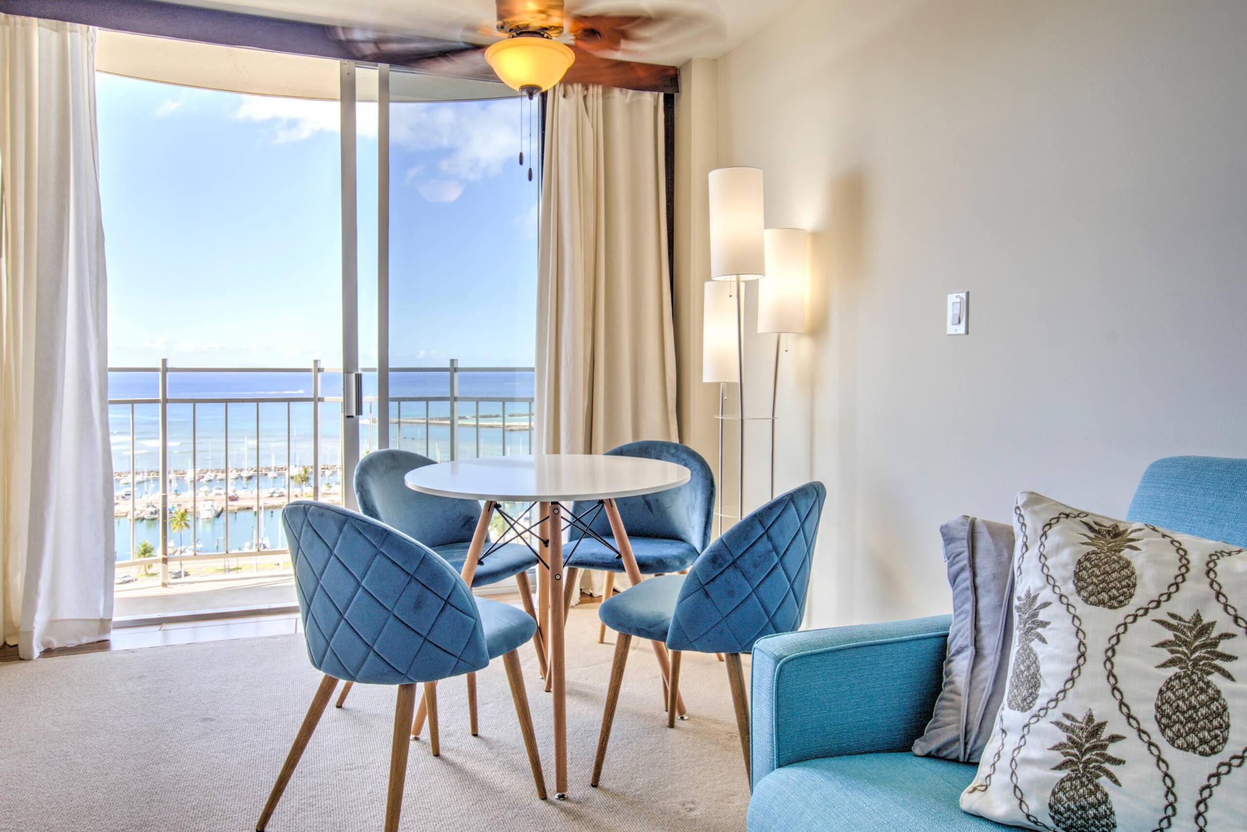 Condo in Honolulu · ★4.44 · 1 bedroom · 2 beds · 1 shared bath - Image 2