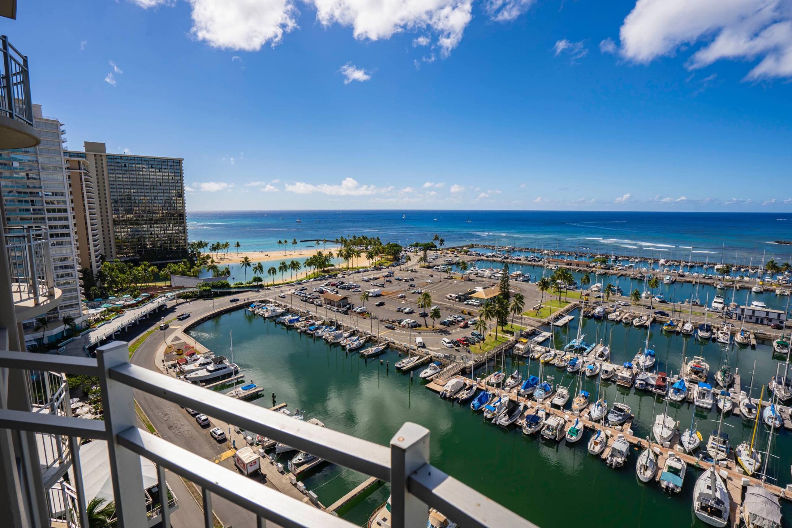 Condo in Honolulu · ★4.44 · 1 bedroom · 2 beds · 1 shared bath - Image 58