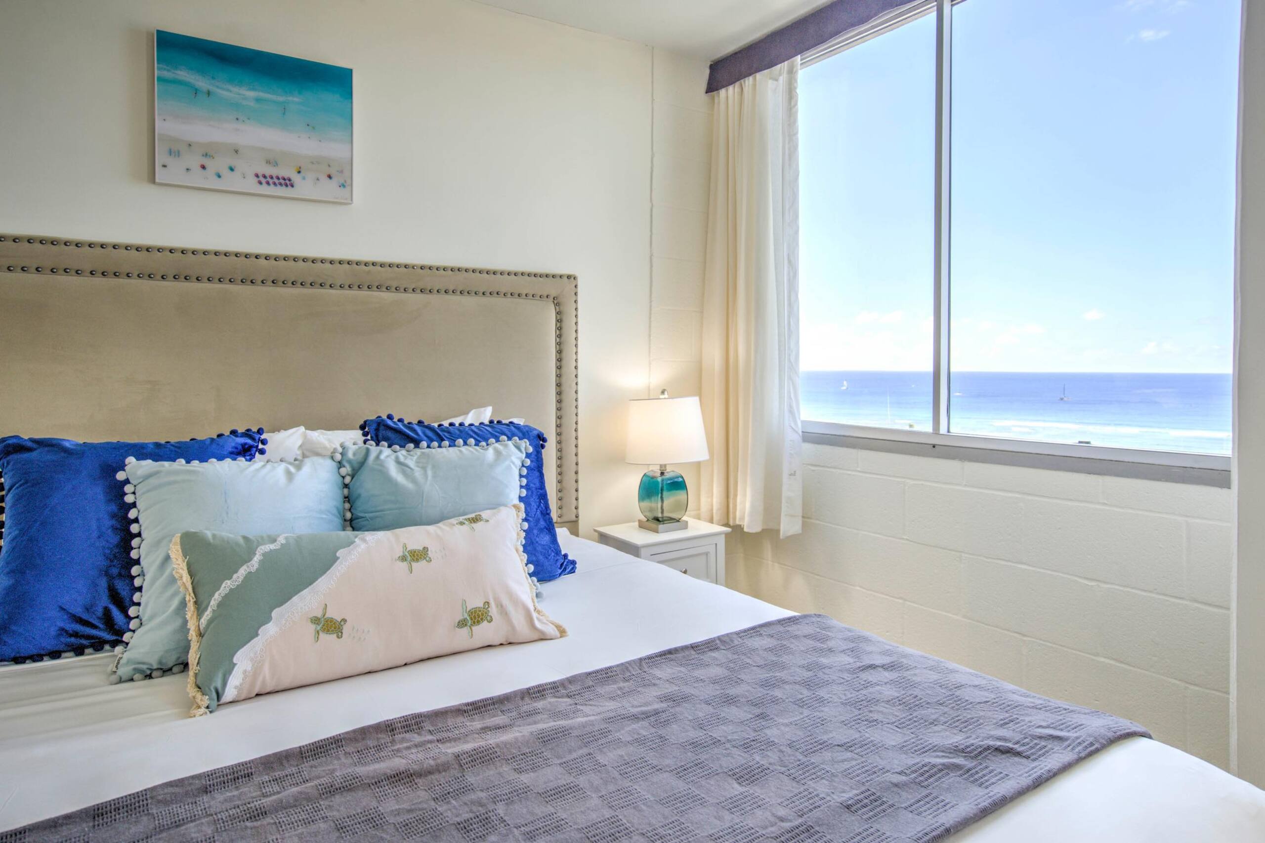 Condo in Honolulu · ★4.44 · 1 bedroom · 2 beds · 1 shared bath - Image 38