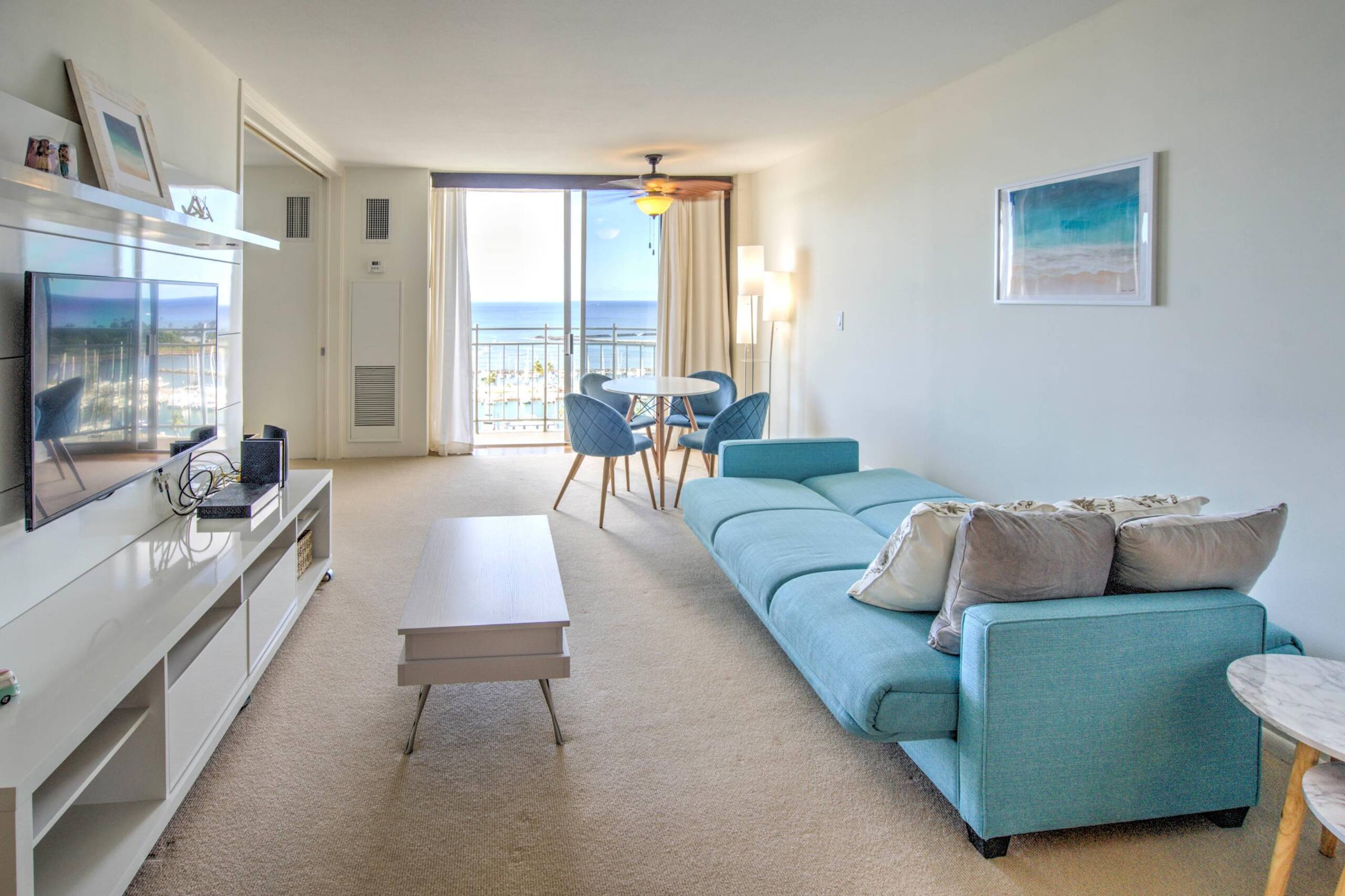 Condo in Honolulu · ★4.44 · 1 bedroom · 2 beds · 1 shared bath - Image 21