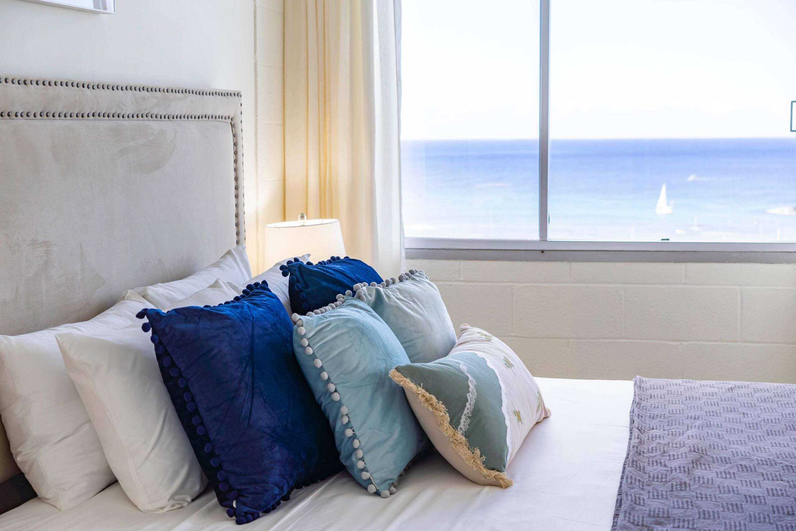 Condo in Honolulu · ★4.44 · 1 bedroom · 2 beds · 1 shared bath - Image 49