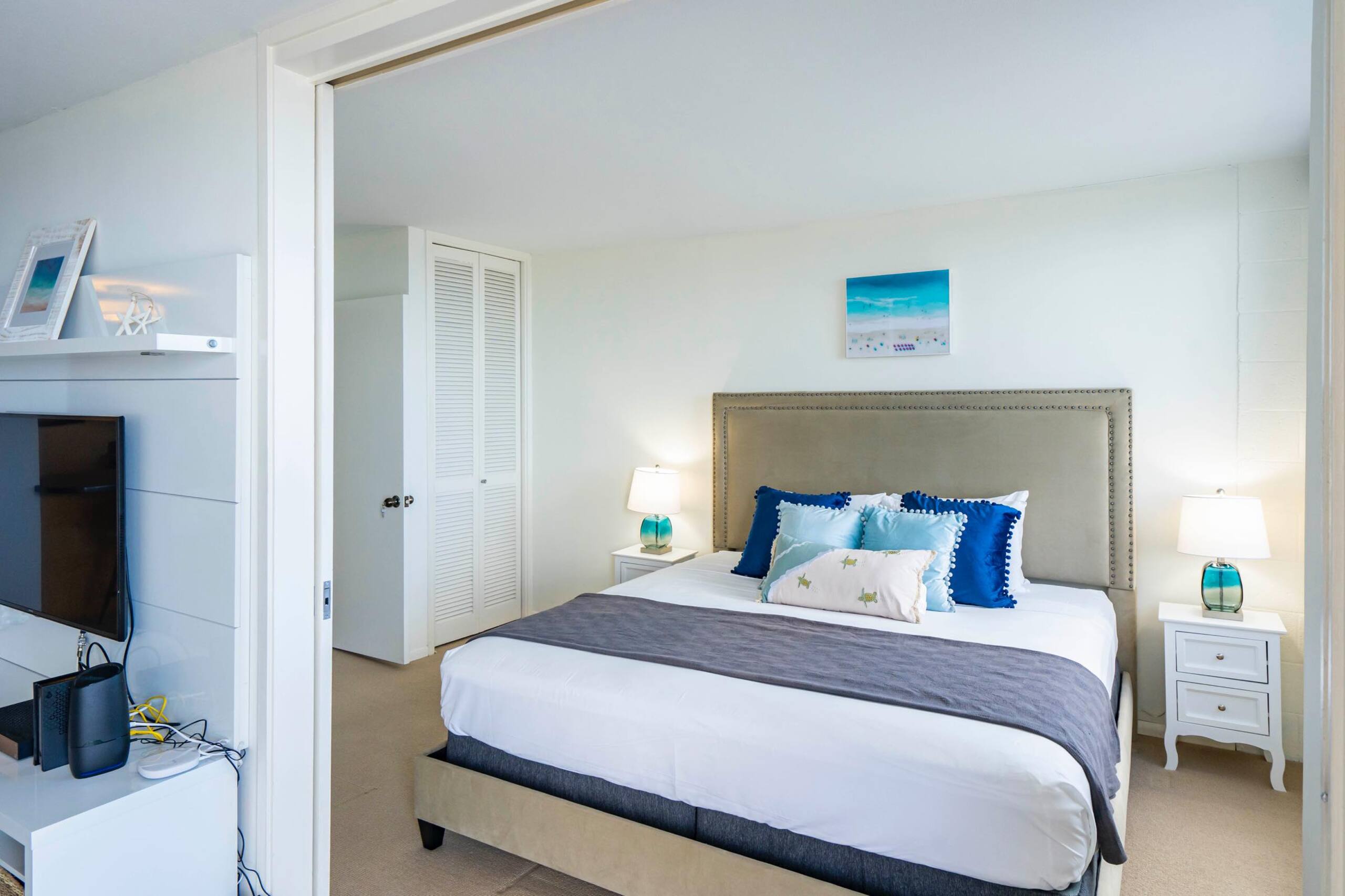 Condo in Honolulu · ★4.44 · 1 bedroom · 2 beds · 1 shared bath - Image 18