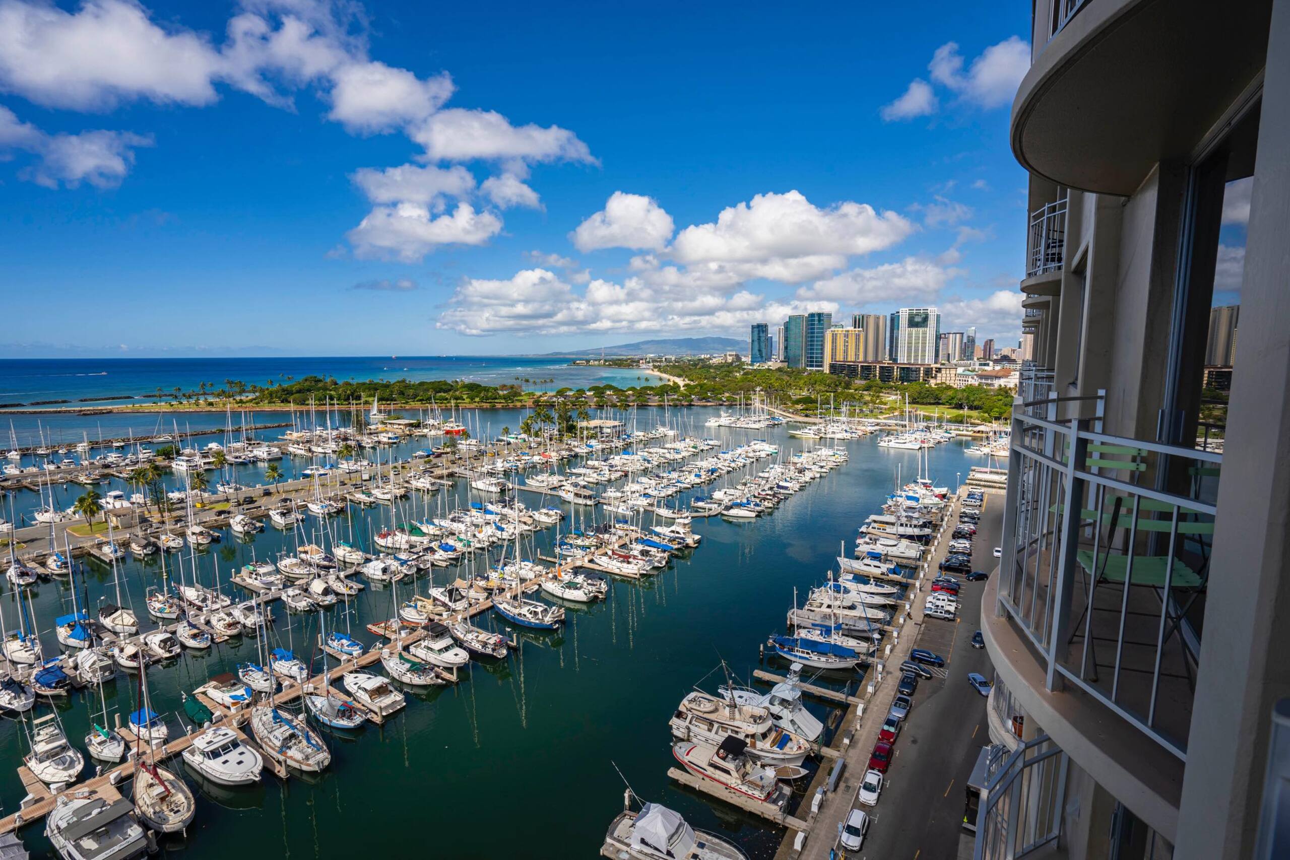 Condo in Honolulu · ★4.44 · 1 bedroom · 2 beds · 1 shared bath - Image 44
