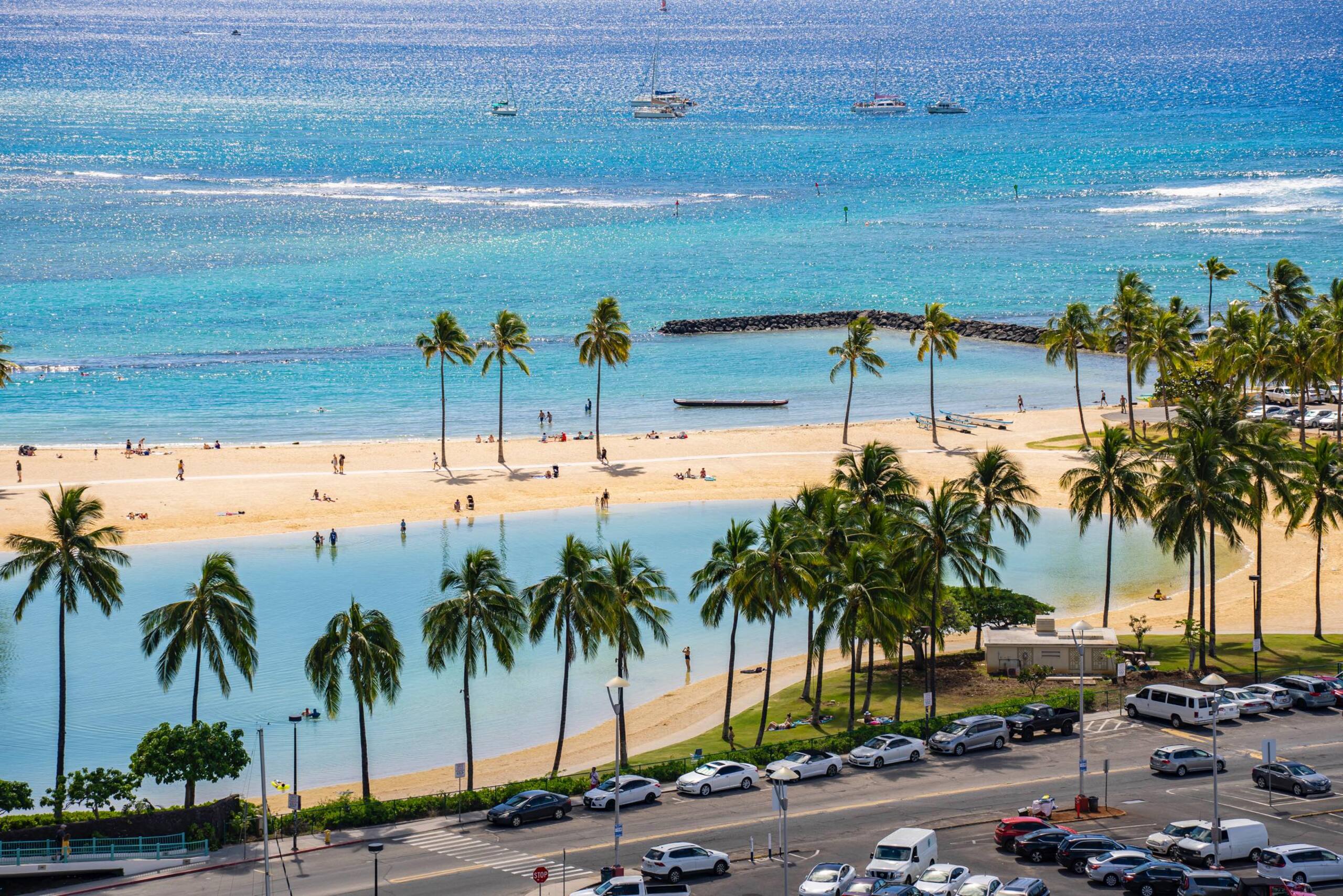 Condo in Honolulu · ★4.44 · 1 bedroom · 2 beds · 1 shared bath - Image 16