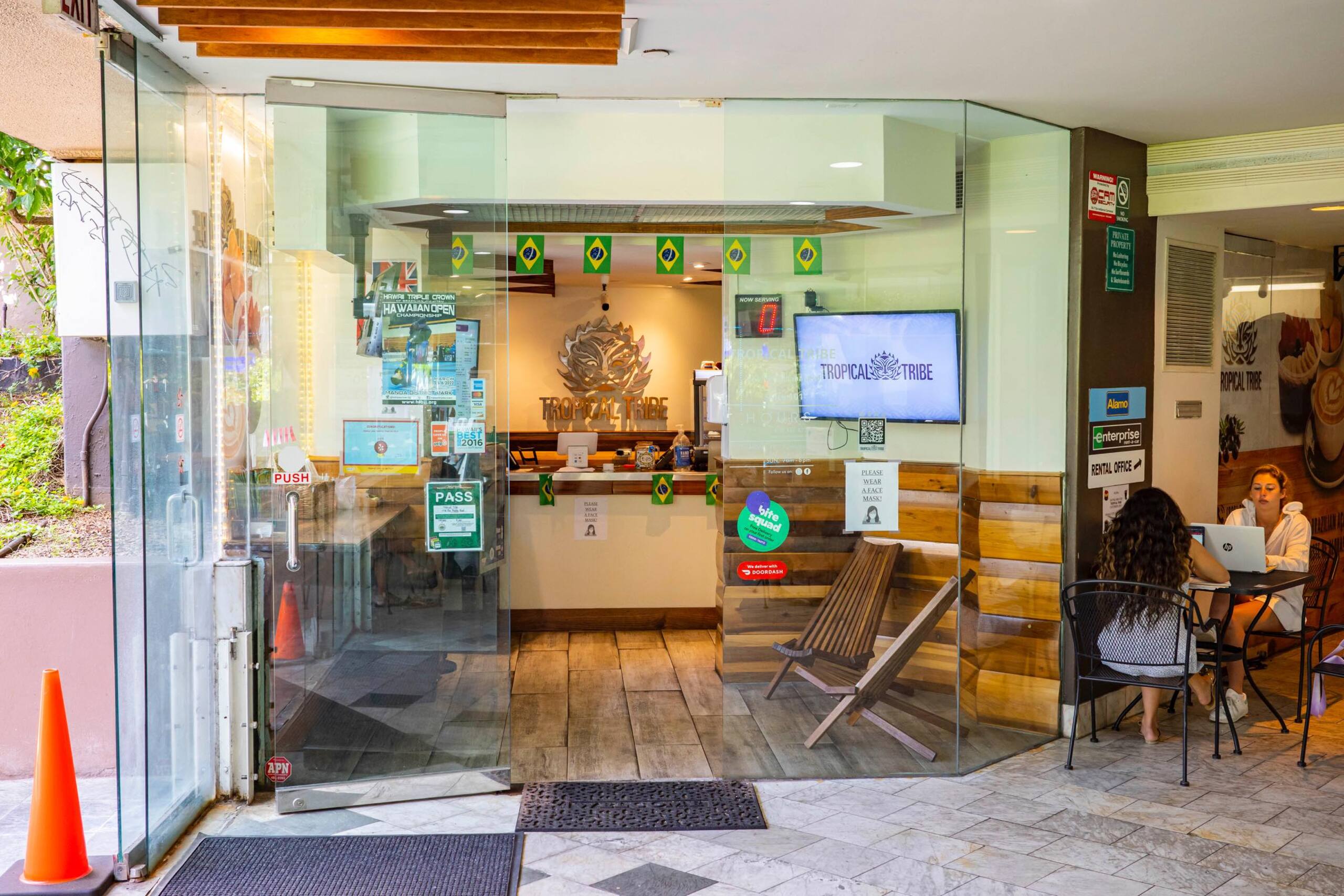 Condo in Honolulu · ★4.44 · 1 bedroom · 2 beds · 1 shared bath - Image 15