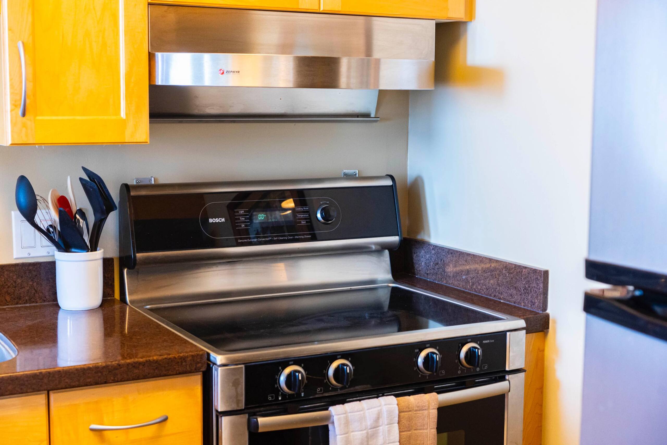 Condo in Honolulu · ★4.44 · 1 bedroom · 2 beds · 1 shared bath - Image 60