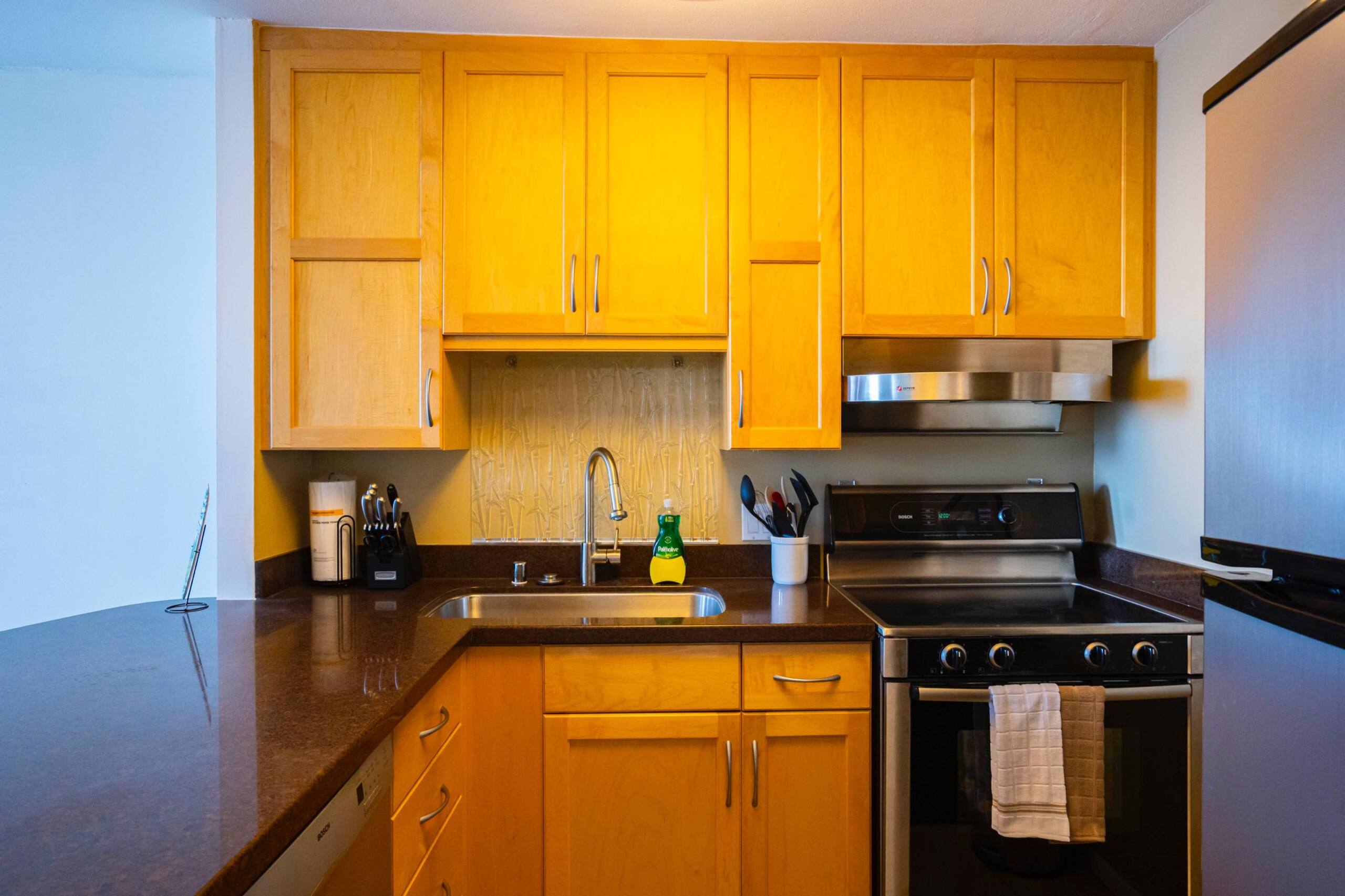 Condo in Honolulu · ★4.44 · 1 bedroom · 2 beds · 1 shared bath - Image 42