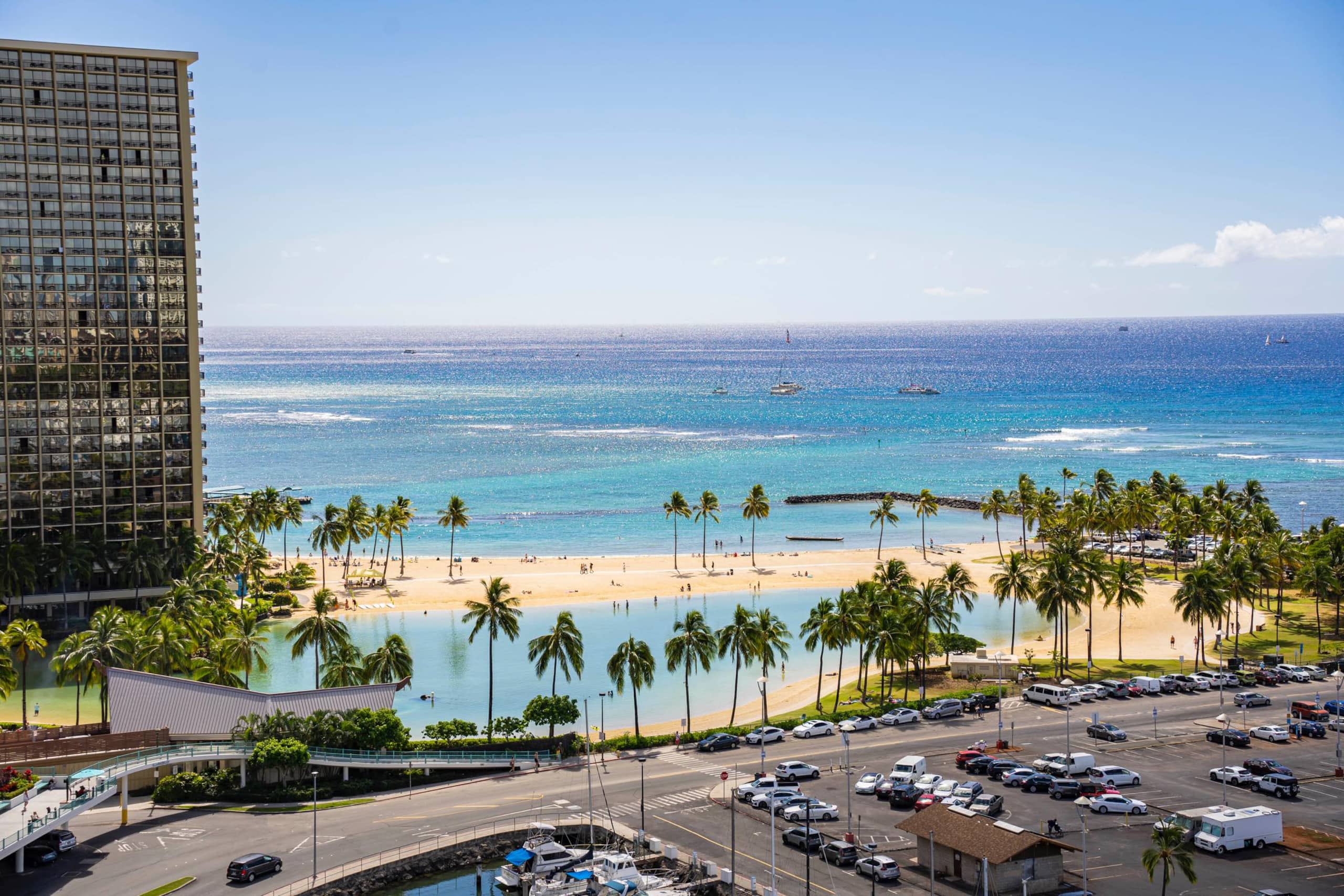 Condo in Honolulu · ★4.44 · 1 bedroom · 2 beds · 1 shared bath - Image 56