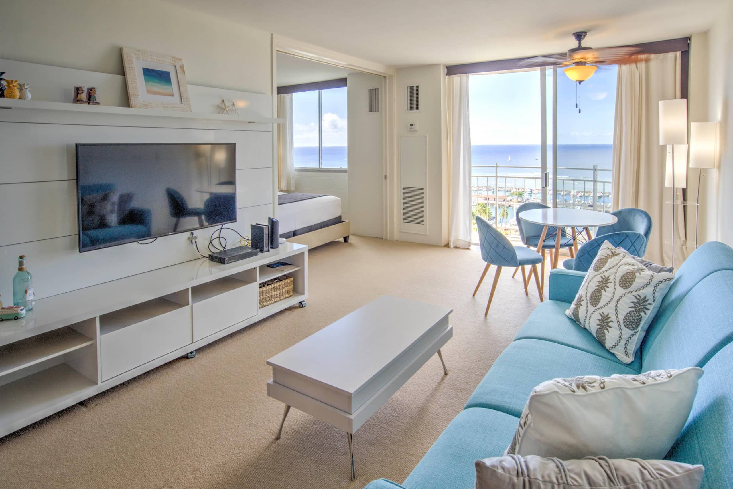 Condo in Honolulu · ★4.44 · 1 bedroom · 2 beds · 1 shared bath - Image 4