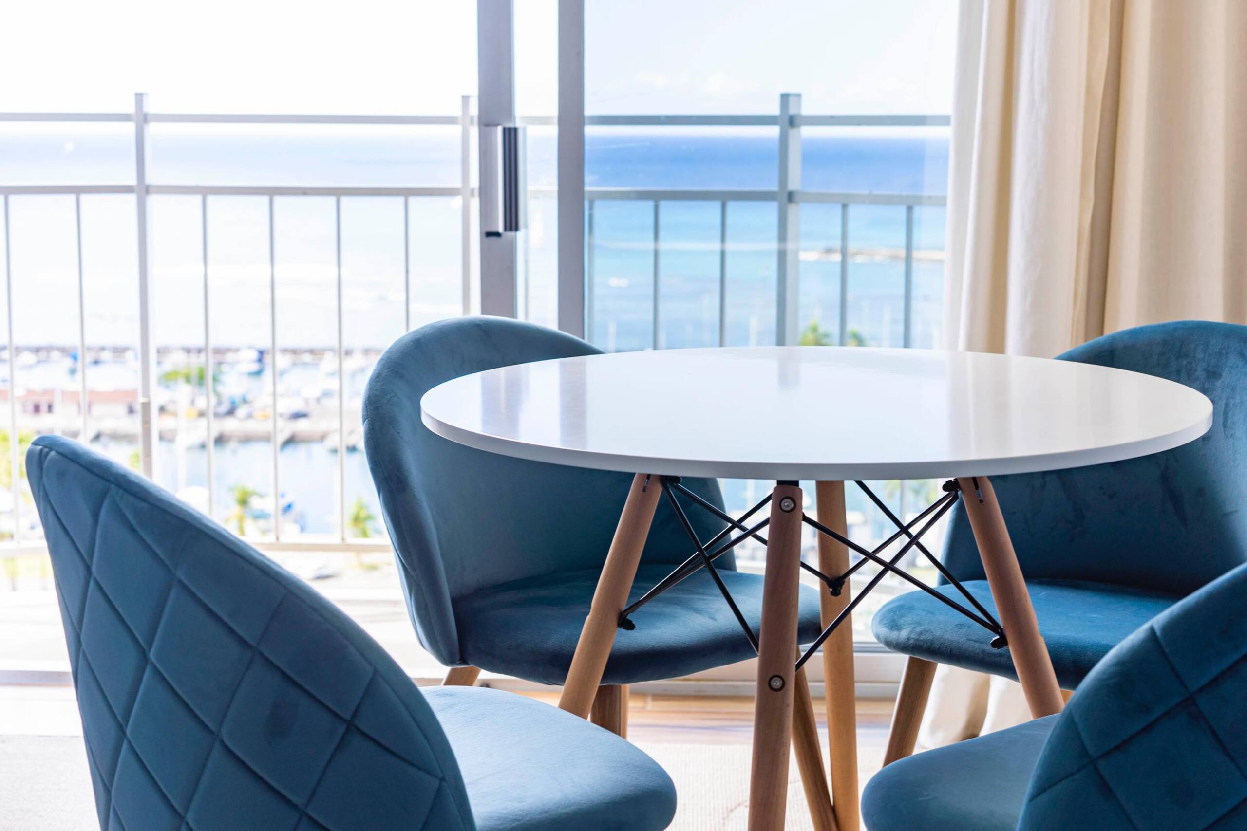 Condo in Honolulu · ★4.44 · 1 bedroom · 2 beds · 1 shared bath - Image 24